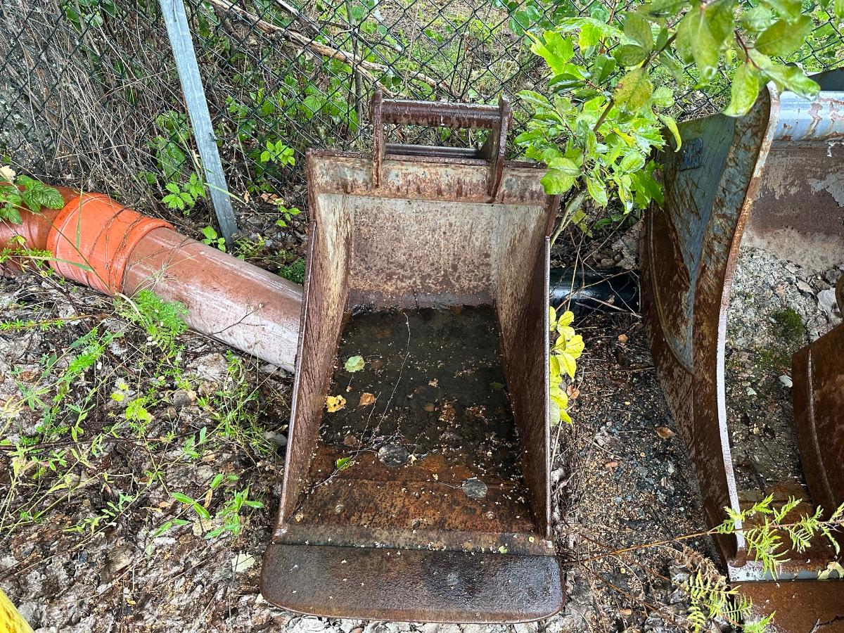 Volvo EC27C photo 6