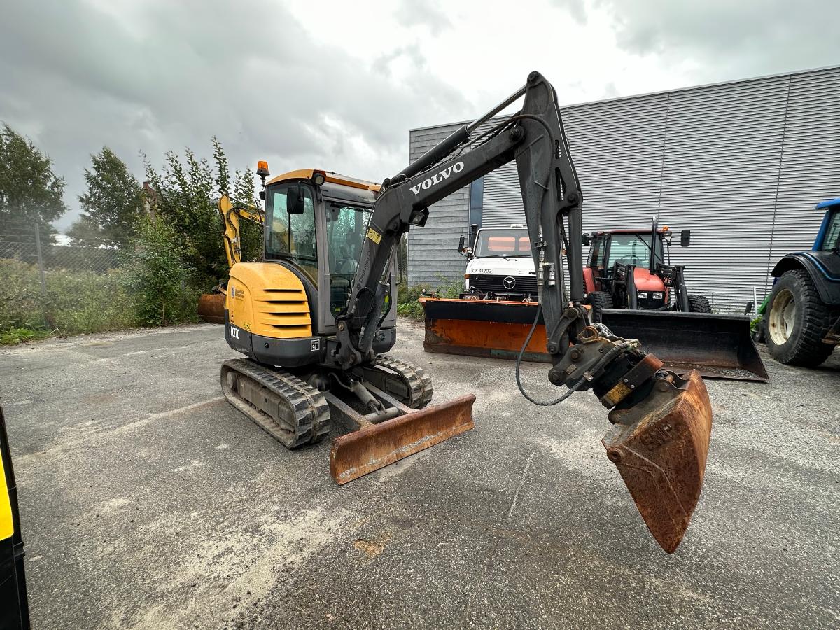 Volvo EC27C photo 2