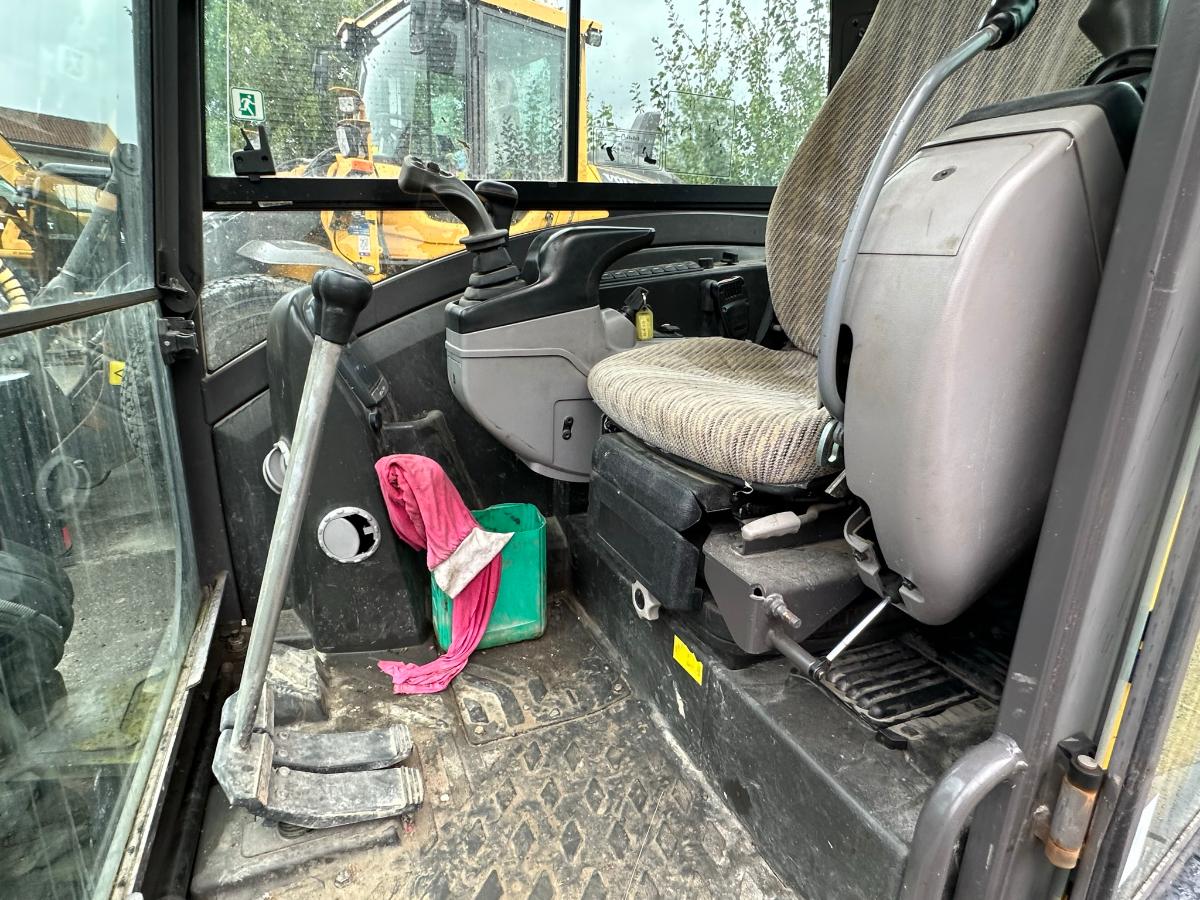 Volvo EC27C photo 4