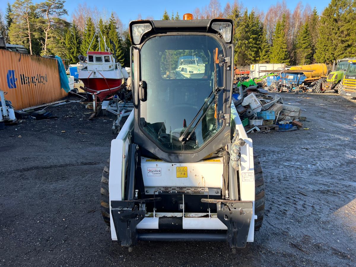 BOBCAT S450 photo 2