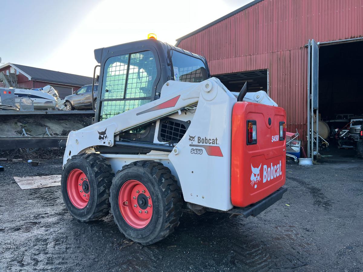 BOBCAT S450 photo 3