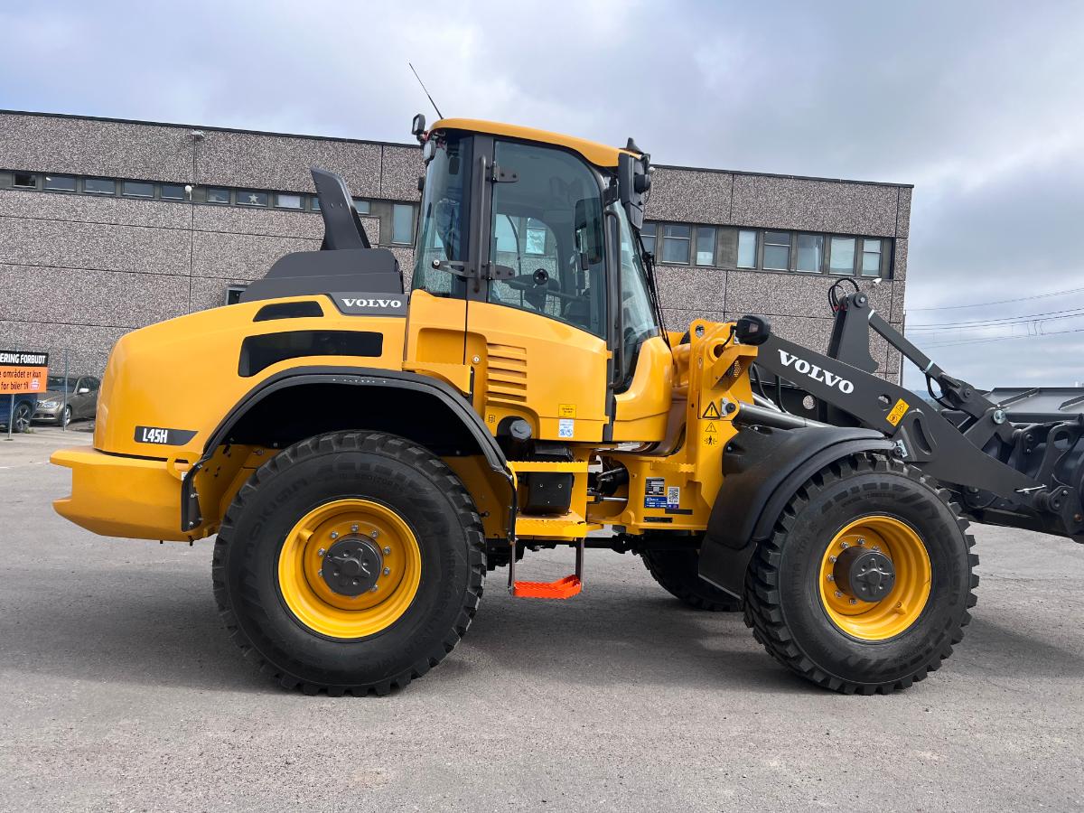 VOLVO L45HS photo 3