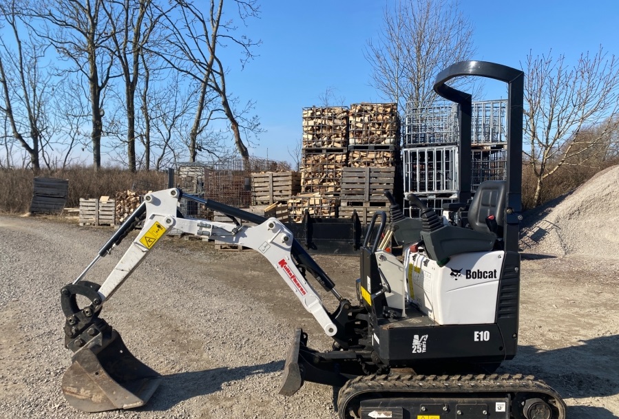 Bobcat E10 photo 2