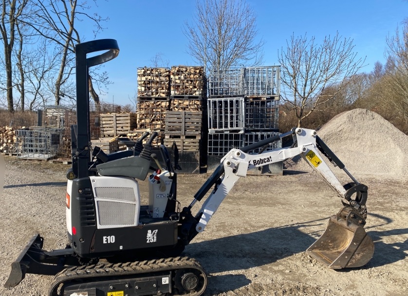 Bobcat E10 photo 4