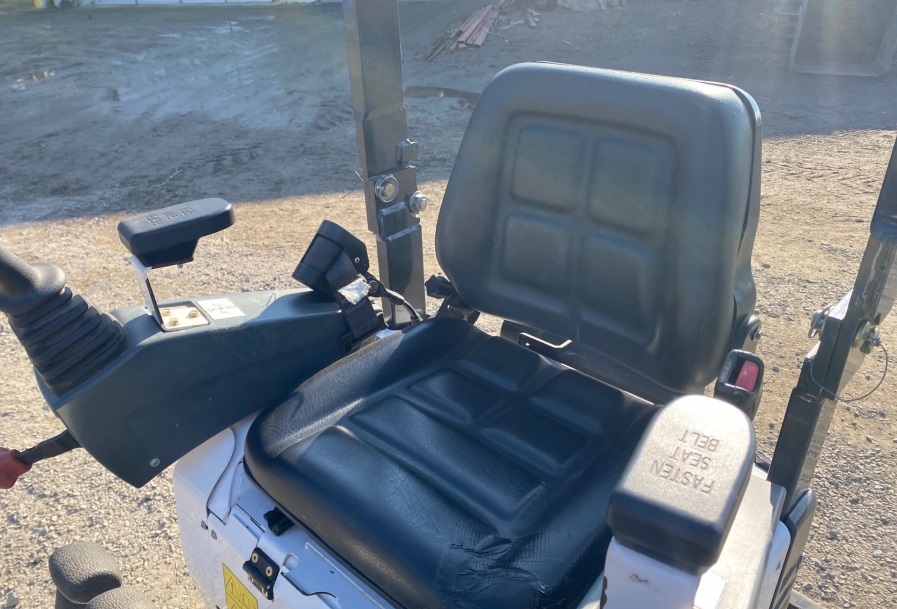 Bobcat E10 photo 6