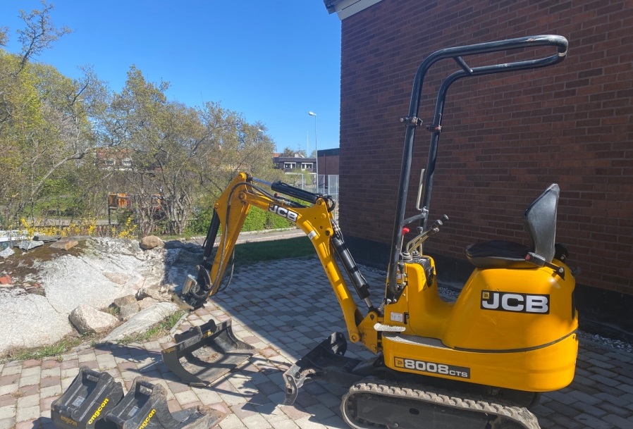 JCB 8008 CTS photo 4