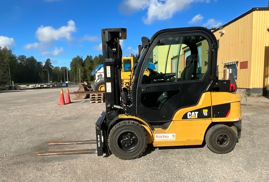 Caterpillar DP35N photo 2