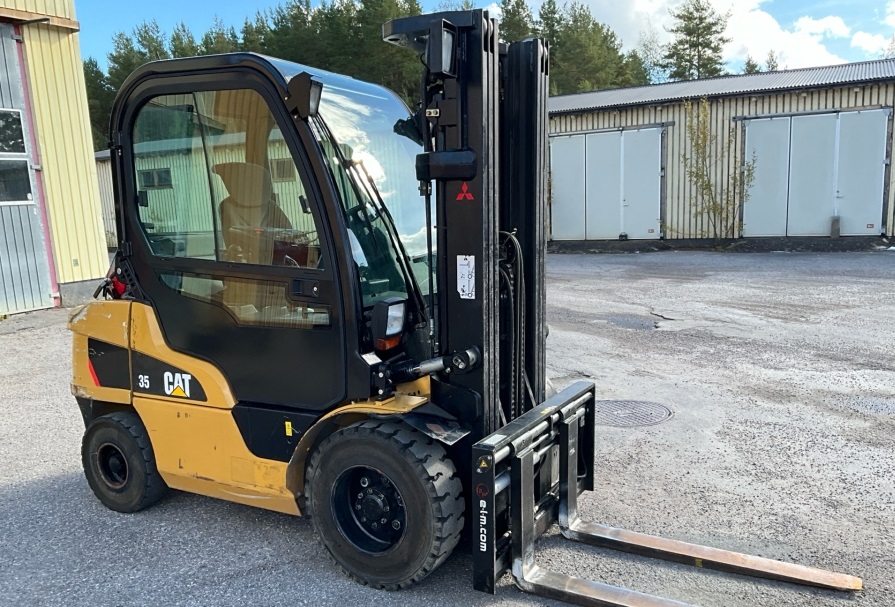 Caterpillar DP35N photo 3