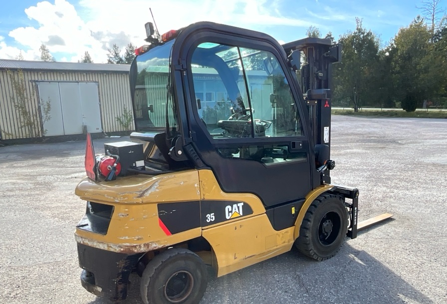Caterpillar DP35N photo 4