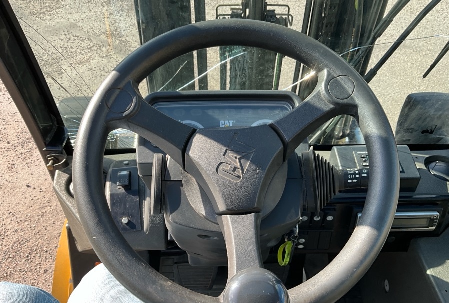 Caterpillar DP35N photo 7