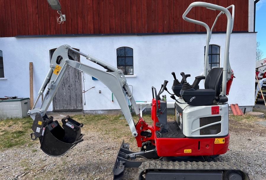 Takeuchi TB210R photo 2