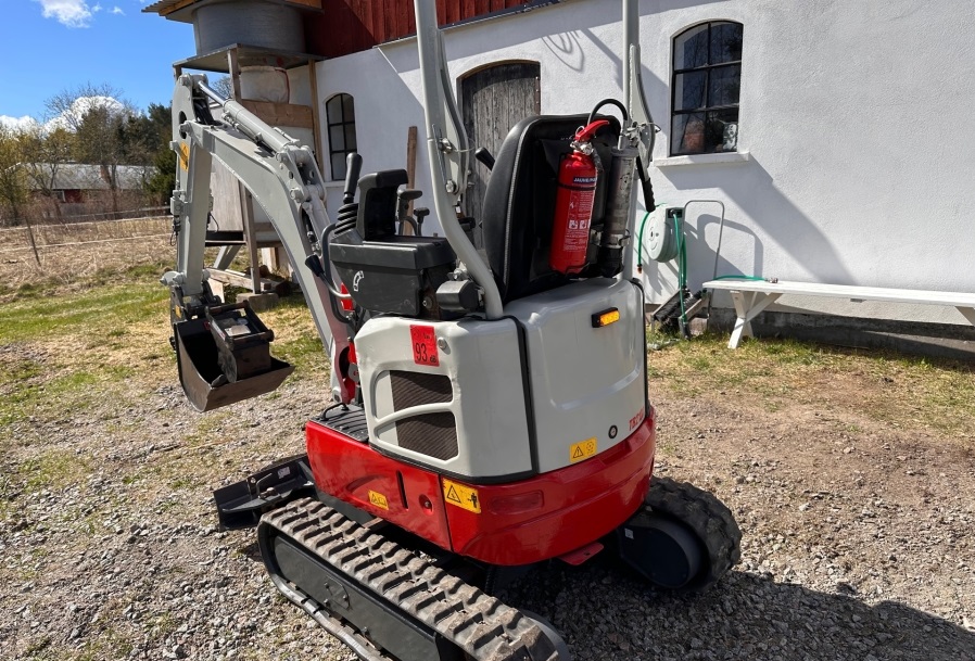 Takeuchi TB210R photo 4
