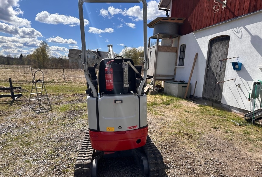 Takeuchi TB210R photo 5