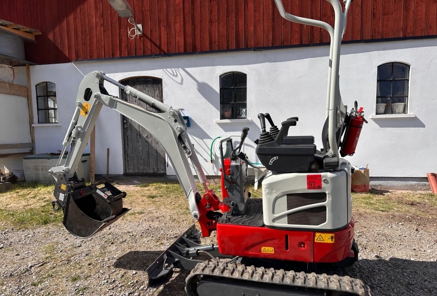 Takeuchi TB210R photo 6