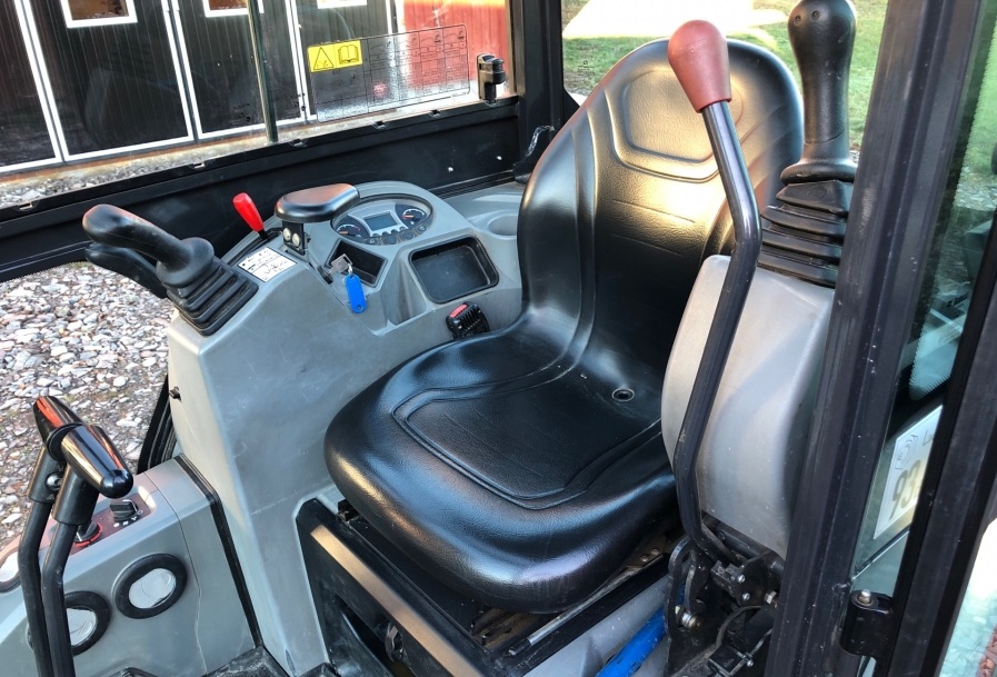 2015 Bobcat E17 used mini excavators for sale — photo 3
