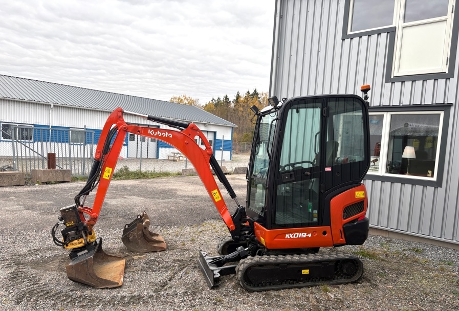 2013 Kubota KX019-4 used mini excavators for sale — photo 2