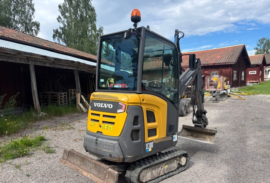 2017 Volvo EC18D used mini excavators for sale — photo 3