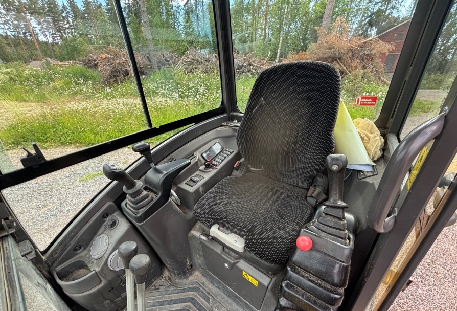 2017 Volvo EC18D used mini excavators for sale — photo 5