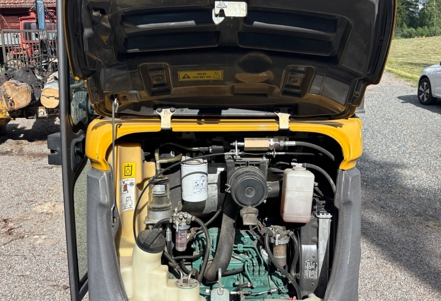 2017 Volvo EC18D used mini excavators for sale — photo 7