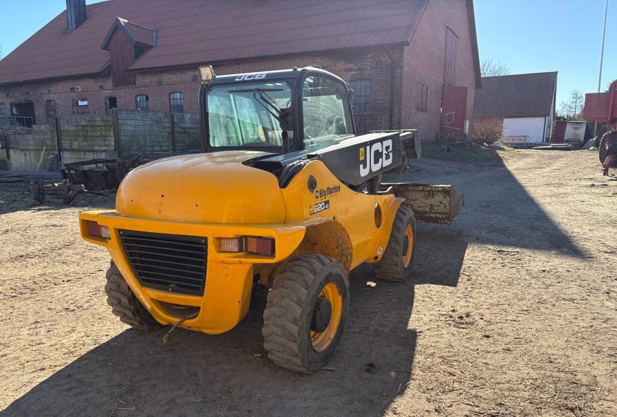 2012 JCB 520-40 used telehandlers for sale — photo 4