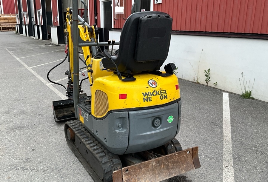 2014 Wacker Neuson 803 used mini excavators for sale — photo 4