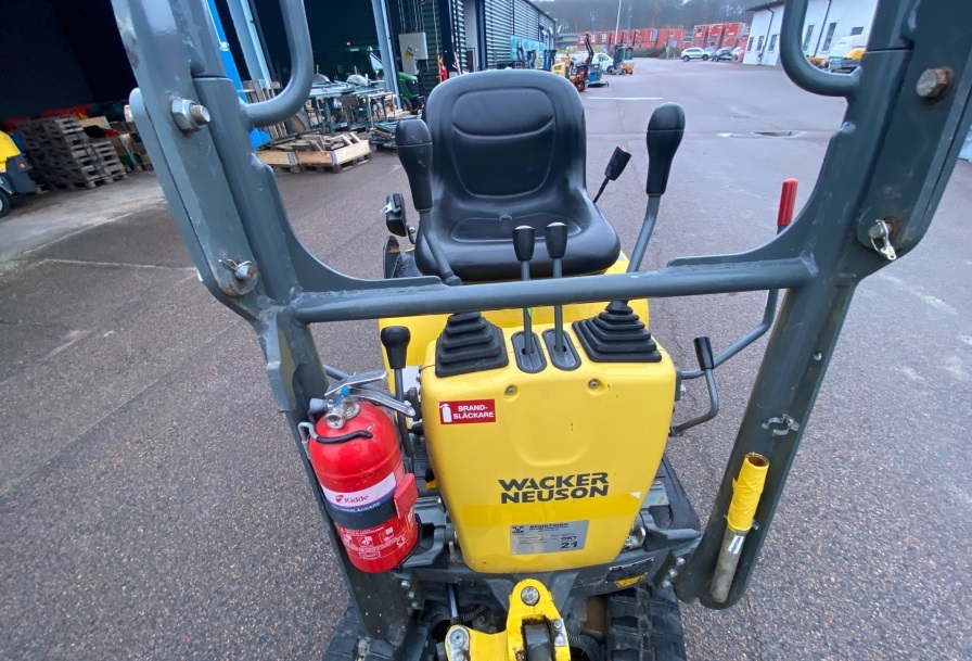 2016 Wacker Neuson 803 used mini excavators for sale — photo 4