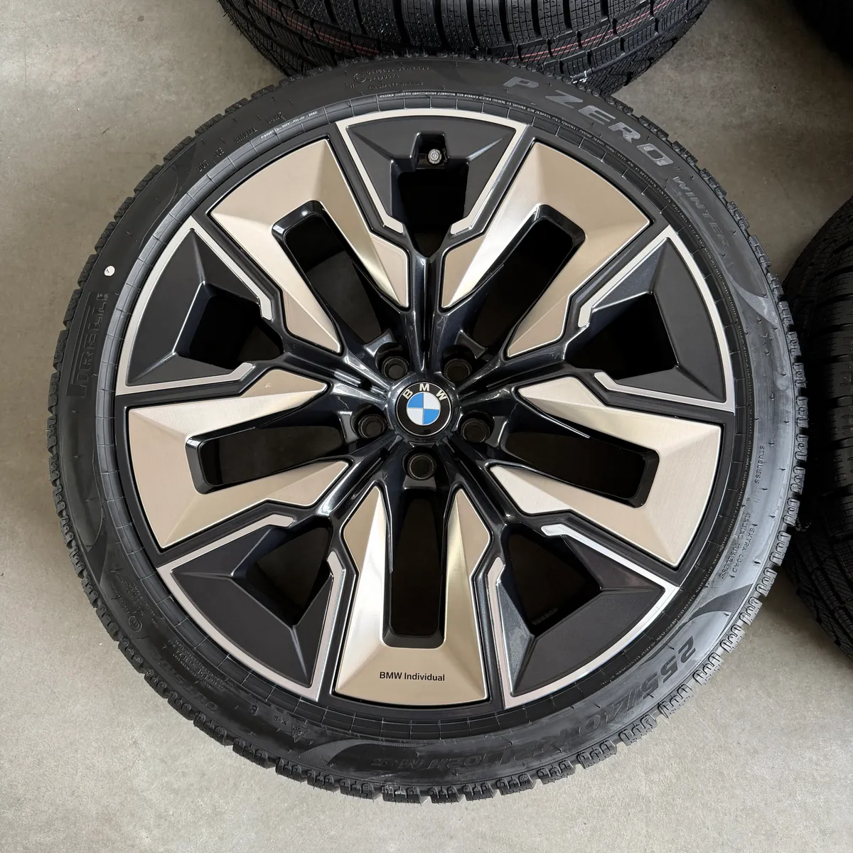 Original 21-inch BMW X3 G45 7 Series i7 G70 Styling 910i Individual used wheels for sale — photo 6