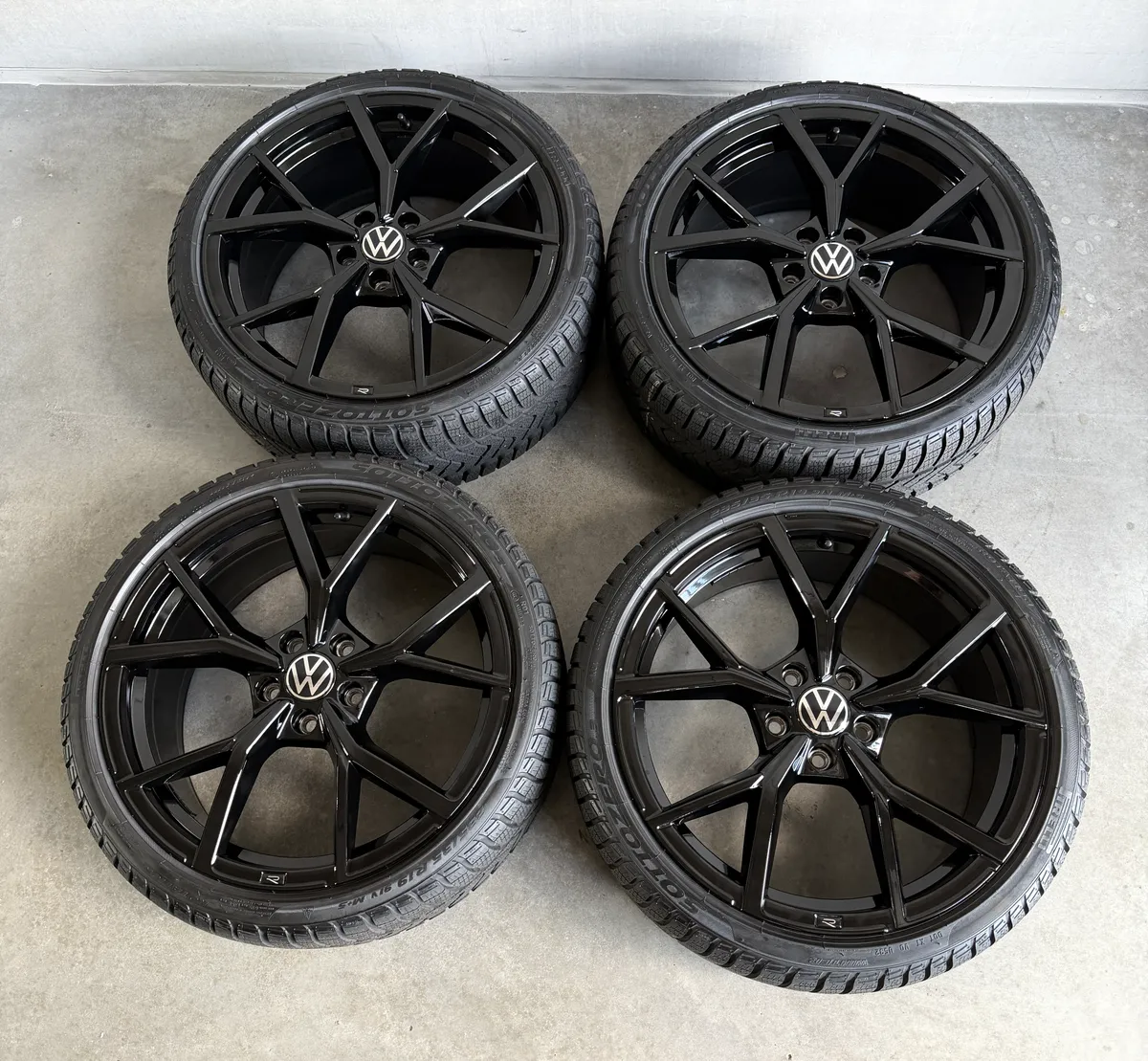  Original 19-inch VW Golf 7 8 R GTI Estoril for sale