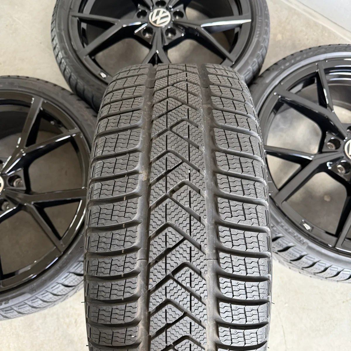 Original 19-inch VW Golf 7 8 R GTI Estoril used wheels for sale — photo 3