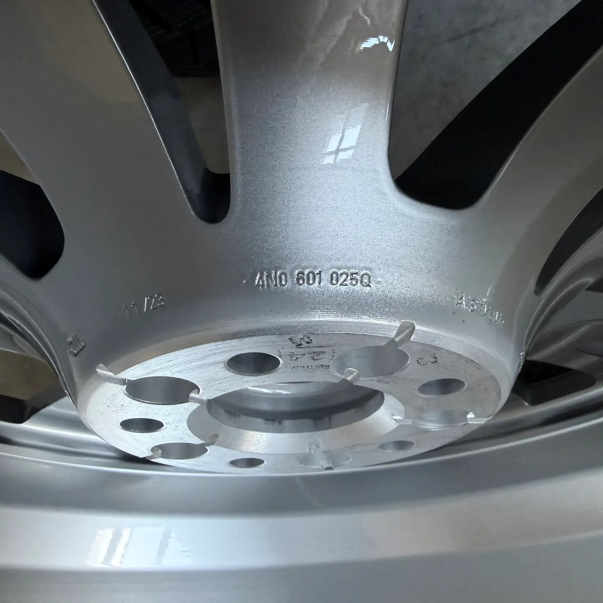 Like NEW Original 20 inch Audi A8 4N D4 D5 S-Line used wheels for sale — photo 8