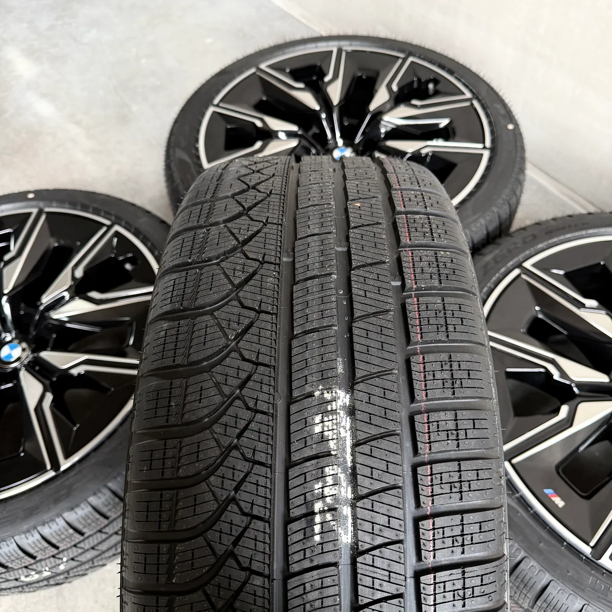 Like new, original 21-inch BMW X3 G45 7 Series i7 G70 Styling 909M M909 used wheels for sale — photo 3