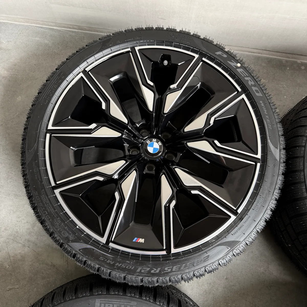 Like new, original 21-inch BMW X3 G45 7 Series i7 G70 Styling 909M M909 used wheels for sale — photo 4