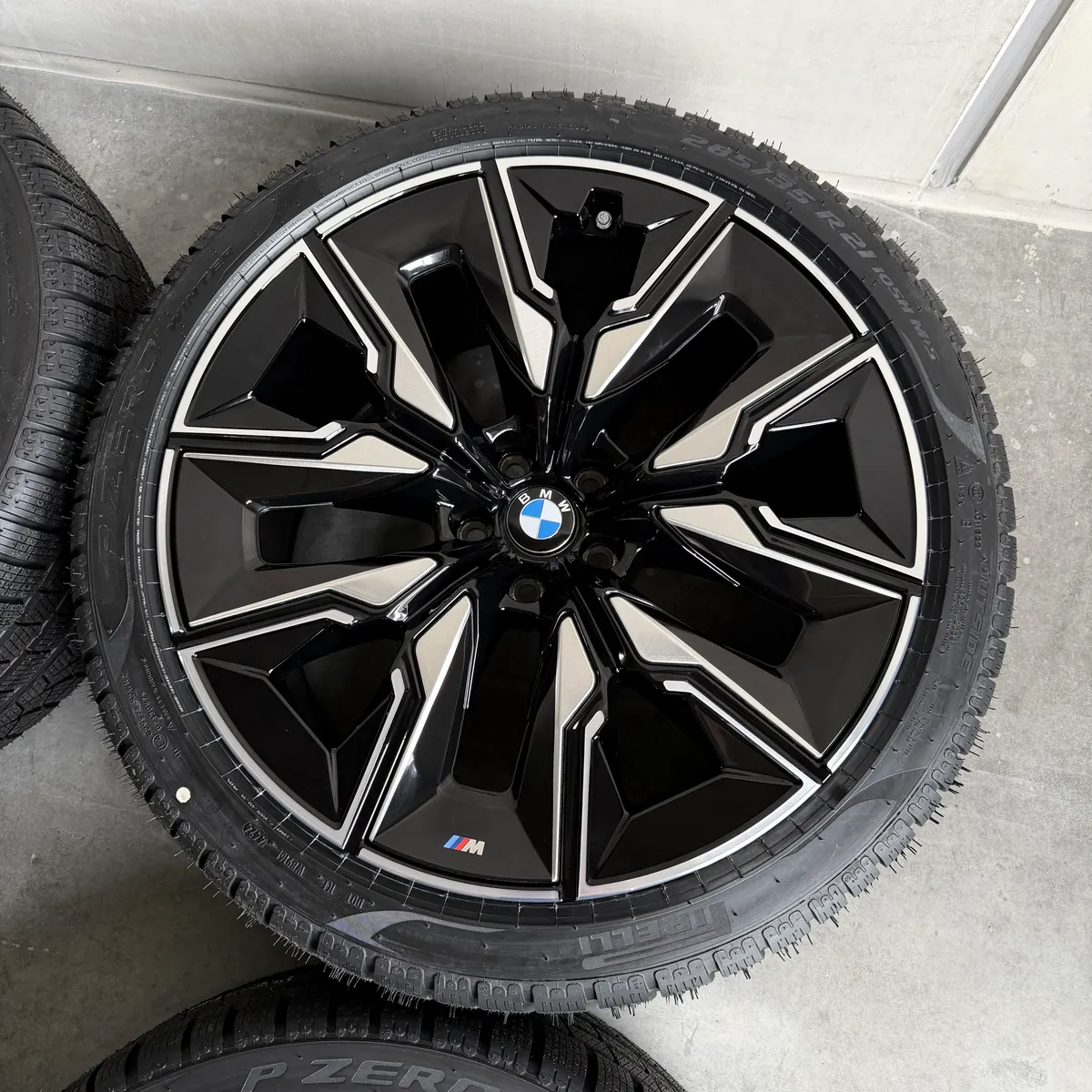 Like new, original 21-inch BMW X3 G45 7 Series i7 G70 Styling 909M M909 used wheels for sale — photo 6
