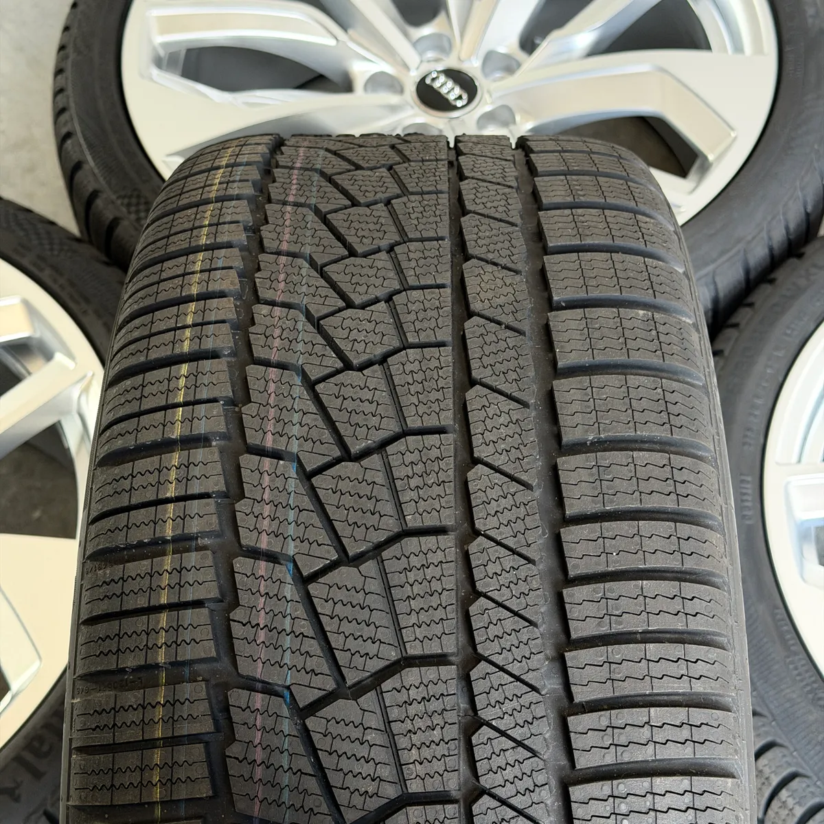 NEW Original 20 inch Audi RS4 RS5 8W B9 used wheels for sale — photo 8