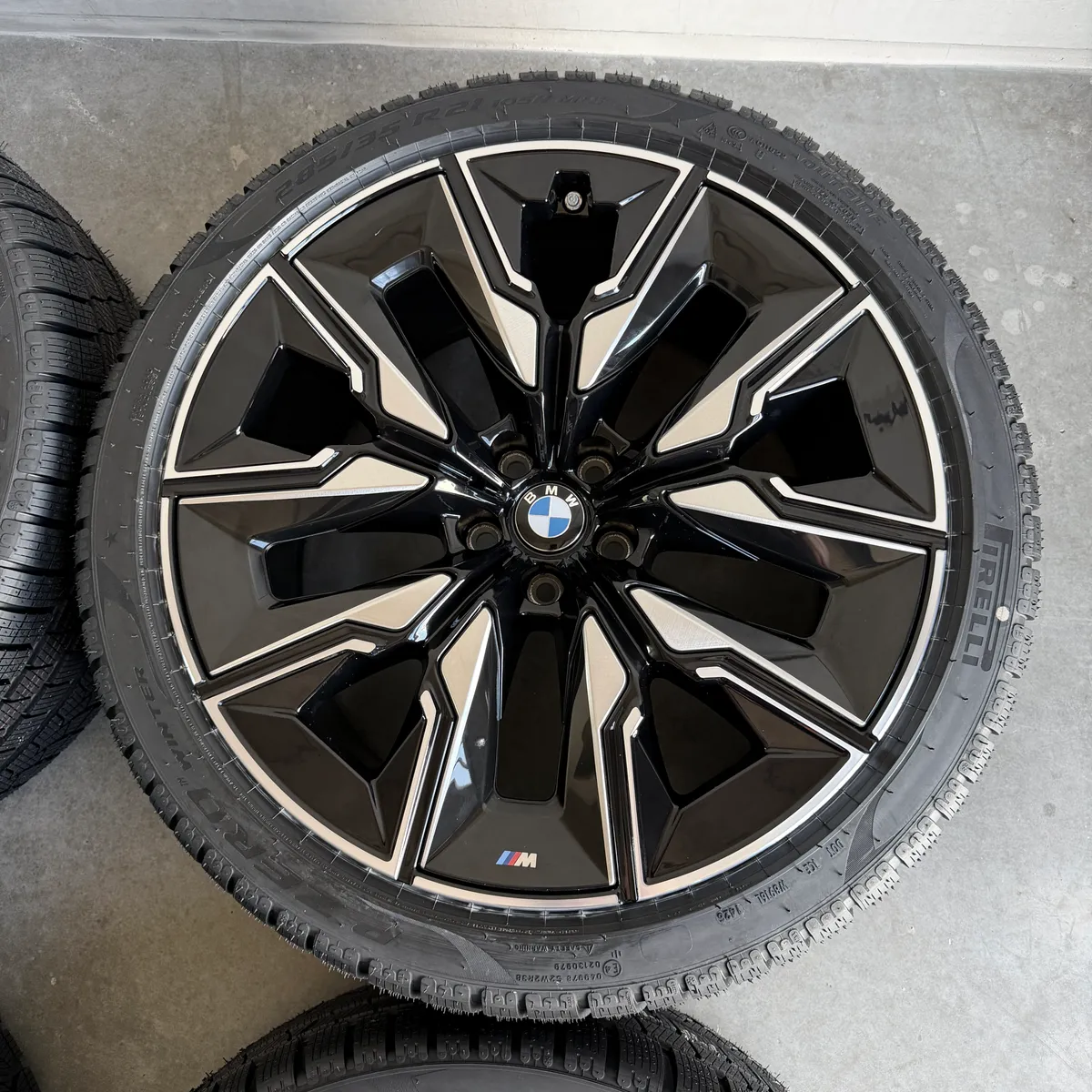 Like NEW Genuine 21 inch BMW X3 G45 7 Series i7 G70 Styling 909M M909 used wheels for sale — photo 4
