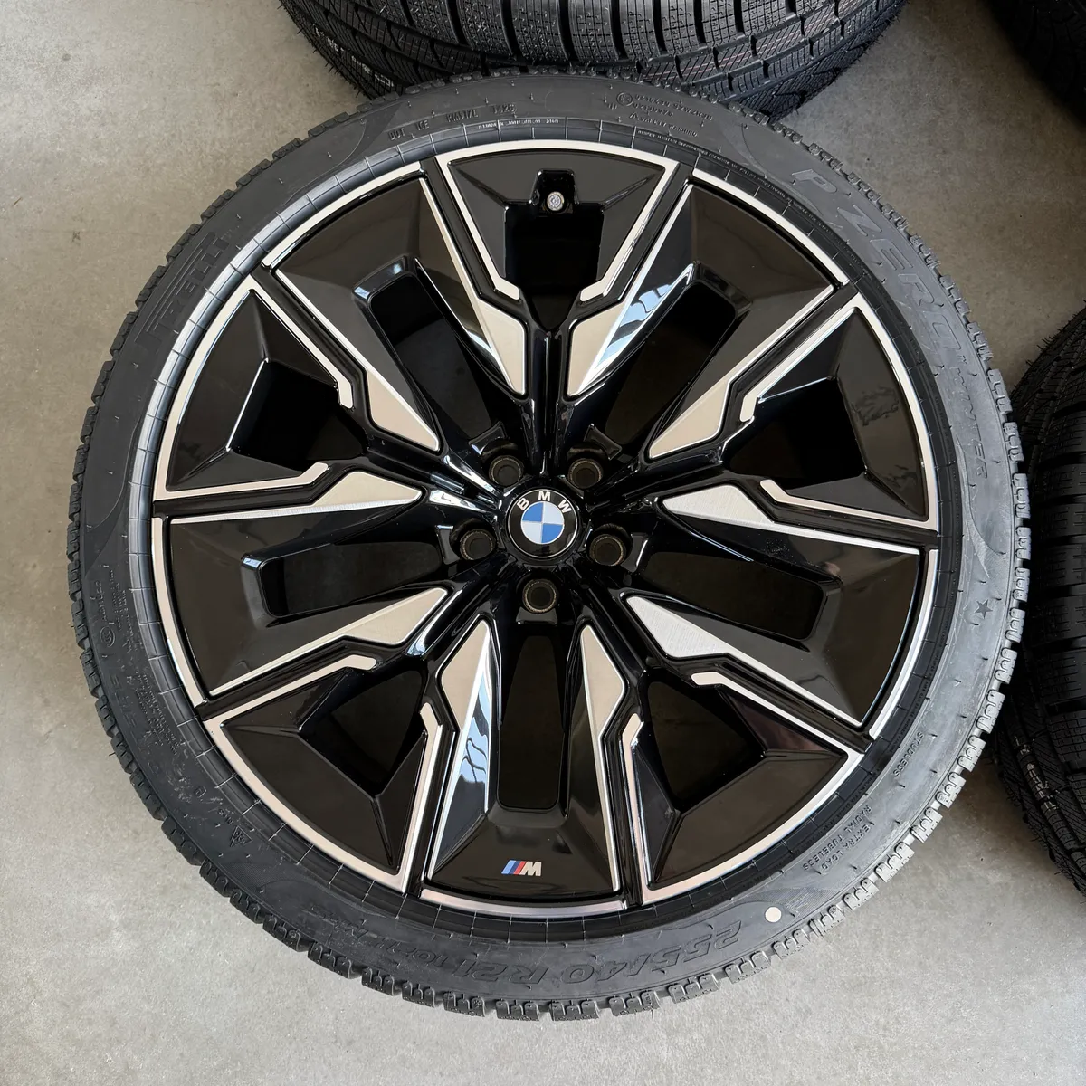 Like NEW Genuine 21 inch BMW X3 G45 7 Series i7 G70 Styling 909M M909 used wheels for sale — photo 6